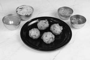 Mysore Bonda (4 Pcs)