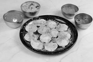 Ghee Podi Button Idli (12 Pcs)