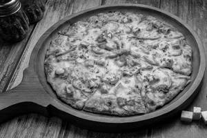 Paneer Makhani Pizza