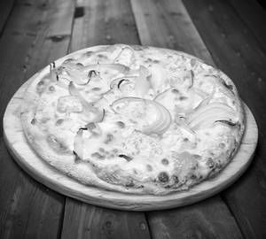 Onion And Cheese Pizza [Serves 2 ]