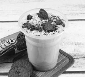Oreo shake with ice cream