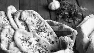 Goc (garlic Onion Coriander) Naan