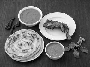 Tandoori Chicken With 2 Indian Bread Combo
