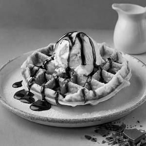 Classic Vanilla Ice Cream Waffle