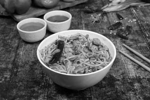 Schezwan Mushroom Noodles