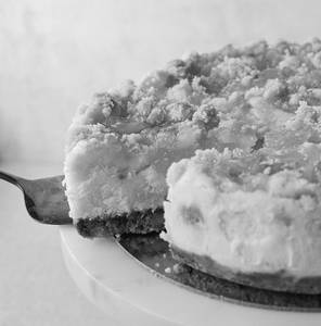 Pineapple Crumble Cheesecake [500 Grams]