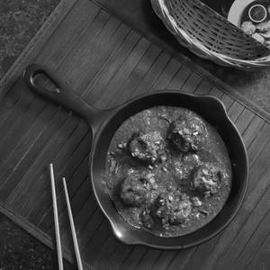 Cheese Chilli Garlic Saucy Momos