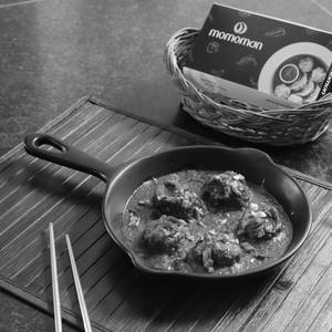 Fire Crackrer Chilli Chiken Saucy Momos