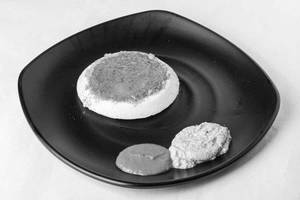 Ghee Pudi Thatte Idli [Large, 1 Piece]