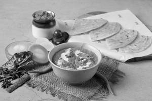 Paneer Lababdar with whole wheat tawa paratha