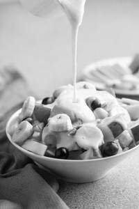 Custard Fruit Bowl Regular (350 Grams )