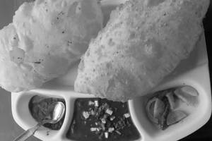 Chane Bhature
