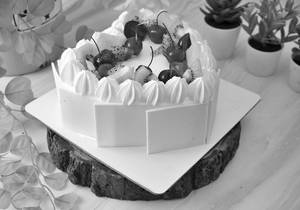 Heart Shape Cake - (Fresh Fruit)  [500g]