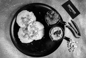 Ghee Karam Idly [3 Pieces]