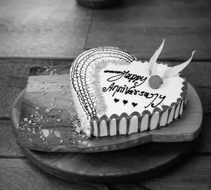 Eggless Butterscotch Heart Shape Cake