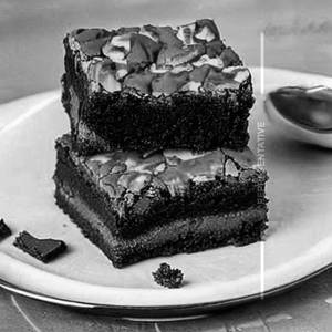 Chikki Akhrot Brownie