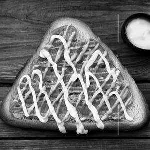 Nuttella Toast ( 2 slices of bread)