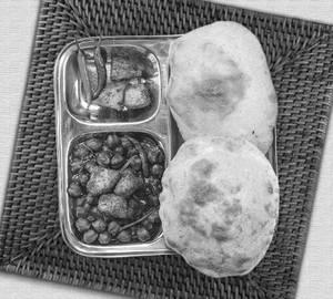 Special Chole Bhature Paneer Wale + Lassi (Sweet )