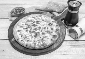 Golden Corn Cheesy Pizza