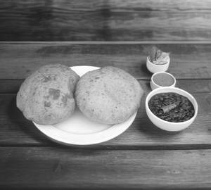 Chhole bhature plate