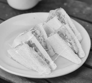 Bhujia Sandwich