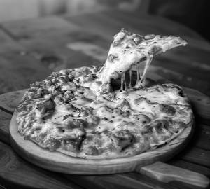 Peri Peri Paneer Pizza | Serves 3-4 (10 Inch)
