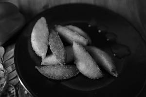 Fried idli (6 strips)