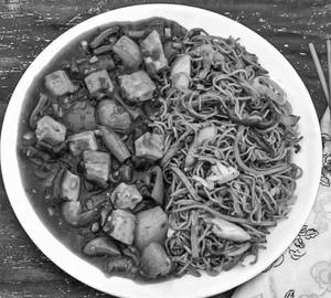 Fried Rice/Noodles with Chilly Paneer