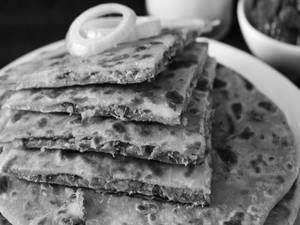 Plain Parotta ( 1 Pcs ) With Pickle