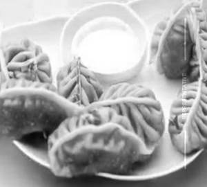 Paneer &cheese kurkure momo