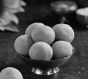 Besan Laddu 