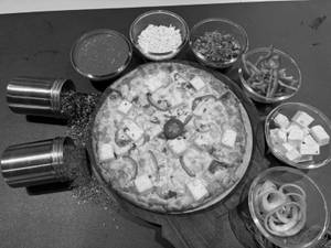 Paneer Popper  Pizza