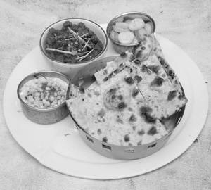 Amritsari Choley Combo