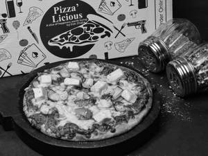 Paneer Onion Pizza [ 7 Inches]