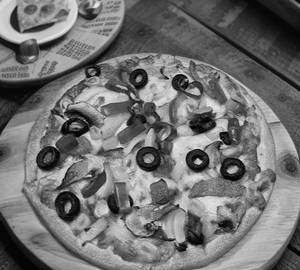 Veg supreme pizza