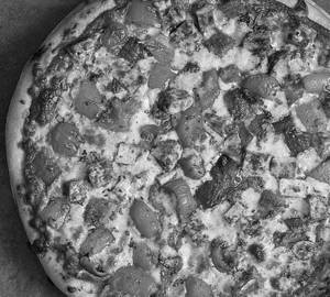 Panner tikka pizza