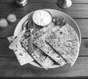 Paneer Paratha & Curd