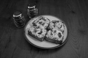 EXOTIC GARLIC BREAD [4 PIECES]