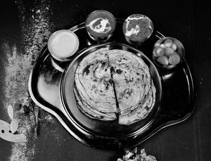 Dal Makhani{175ml} + Rara Chaap Masala {175ml} + 2 Lachha Paratha Meal