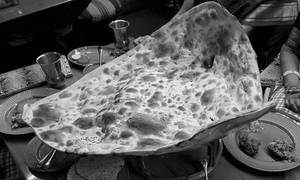 Chilli cheese naan