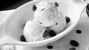 Spanish Delite Ice Cream  (2 Scoops)