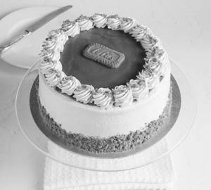 Eggless Lotus Biscoff Cake ( 500 g )