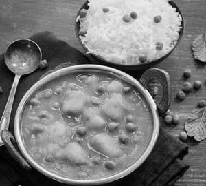 Aloo Matar Chawal Fry