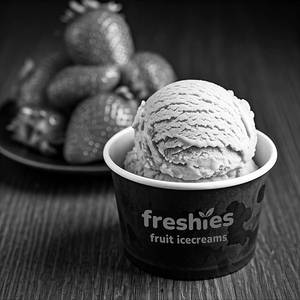 Strawberry Ice Cream [80 Grams, Serves 1]
