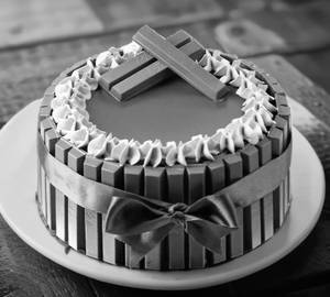 Kitkat Chocolate Cake