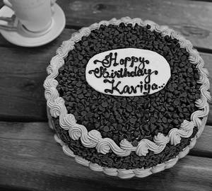 Eggless Full Chocochips Cake