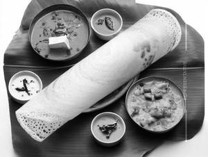 Butter Onion Paneer Dosa
