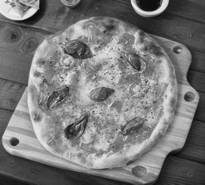 Fully loaded cheese pizza (8 inc)