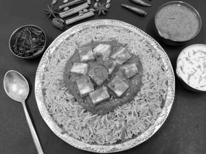 Paneer Bagara Hyderabadi Family Bucket Biryani