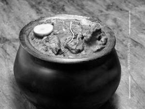 Murgh Matka [Brown Gravy]